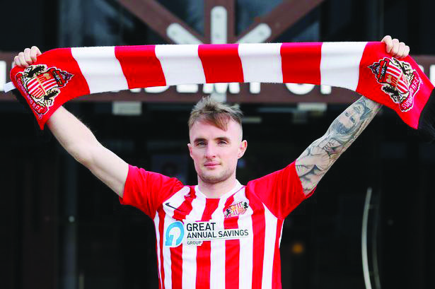 Former Willowbank man Carl Winchester has signed a two-and-a-half contract with Sunderland