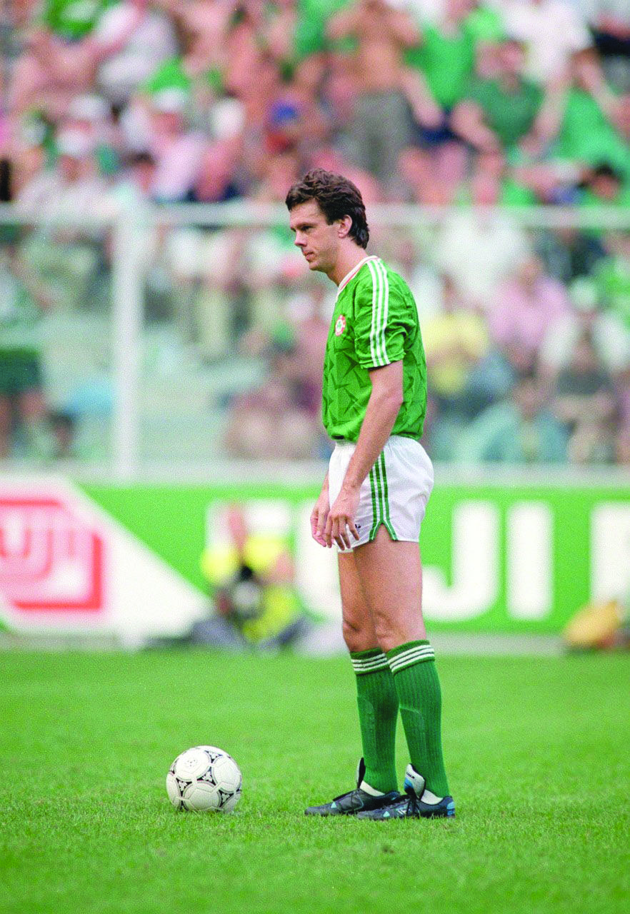 David O’Leary before he scored the winning penalty kick in the shootout against Romania in the Round of 16 game at Italia ’90