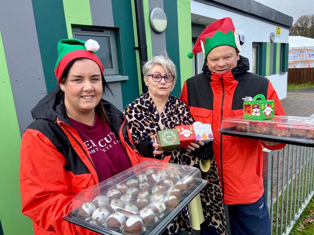 Tanya Smyth, Kate McCormack and Colm Fanning of the Lagmore Youth Project