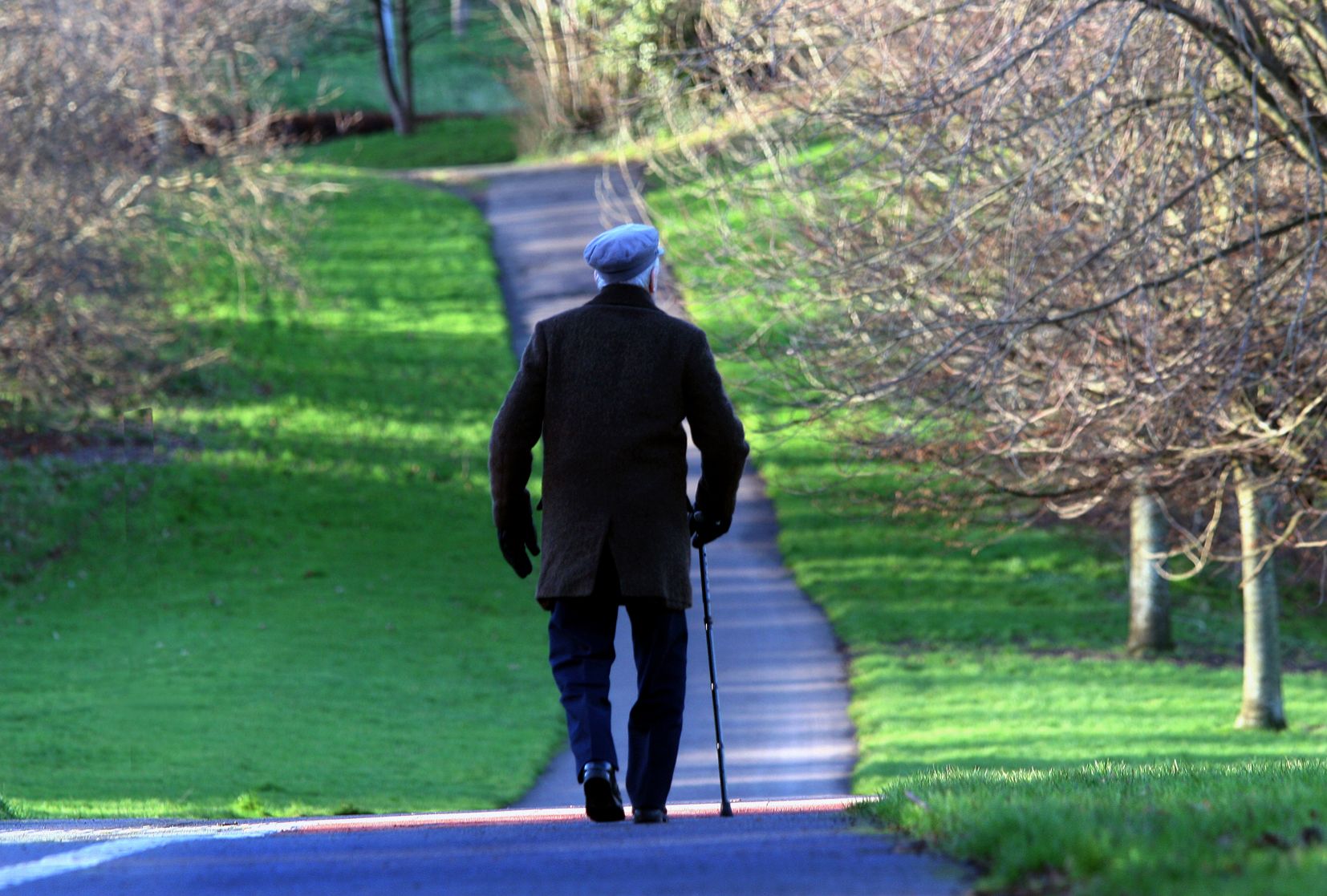 IS FEARR AN T-IMREAS: Tá an t-uaigneas níos díobhálaí ná murtall agus níos contúirtí ná na héifeachtaí a thagann as 15 thoitín a chaitheamh in aghaidh an lae ó thaobh fad saoil de