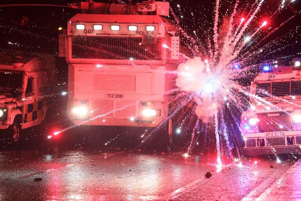 Community workers and residents prevent youths from reaching Lanark Way interface