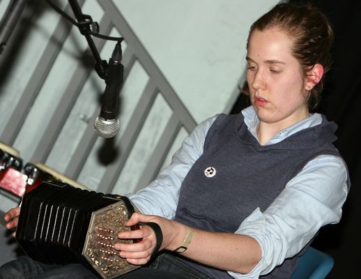 TUAIRIM: Taighde Úna Monaghan ar chúrsaí inscne i saol an cheoil thraidisiúnta