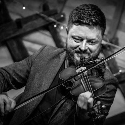 FÉACH - Gráinne Ní Ghilín: Róisín Reminagined ag Dónal dóchasach agus ag Muireann Mheidhreach