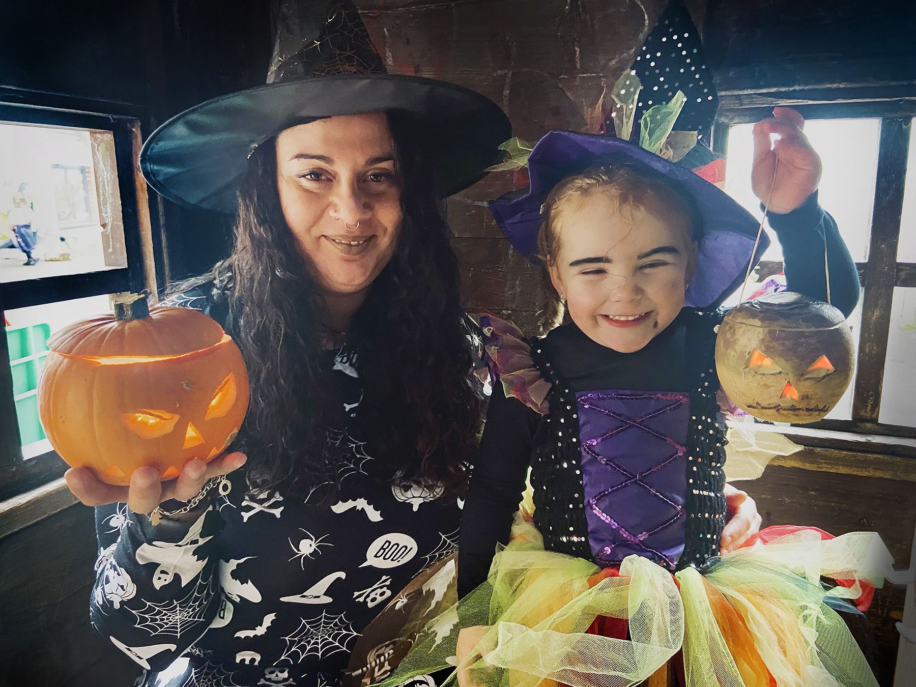 Ana Cadenas with Ríoghnach Devenny at An Droichead pumpkin patch