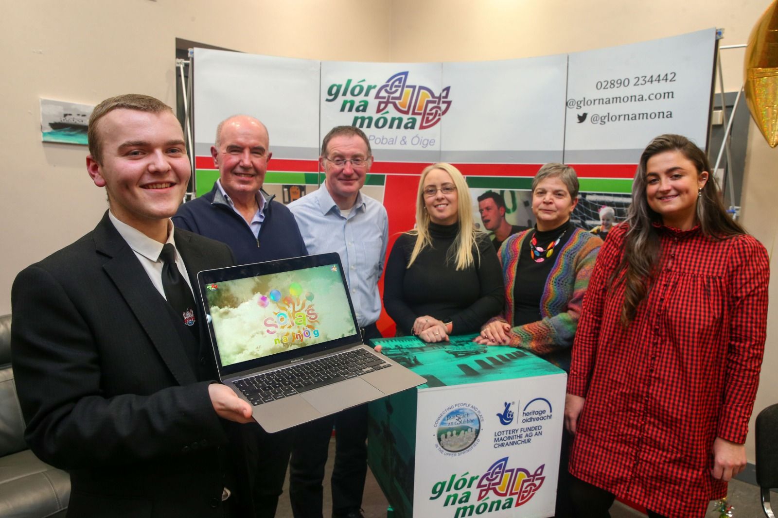 Cian Ó Riardáin (Sólás na nÓg), Paul Sweeney, Seamus McCann (National Lottery), Orliath Mhic Leannáin (Project Steering Group/ Fóram na nÓg), Koulla Yiasouma (NI Children\'s Commissioner) and Padraigín Nic Mhathúna (Youth Project Coordinater Sólás na nÓg)