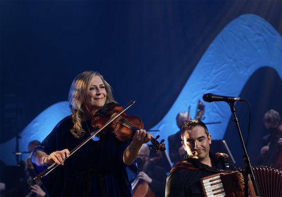 GRÁINNE NÍ GHILÍN: 50 bliain Raidió na Gaeltachta