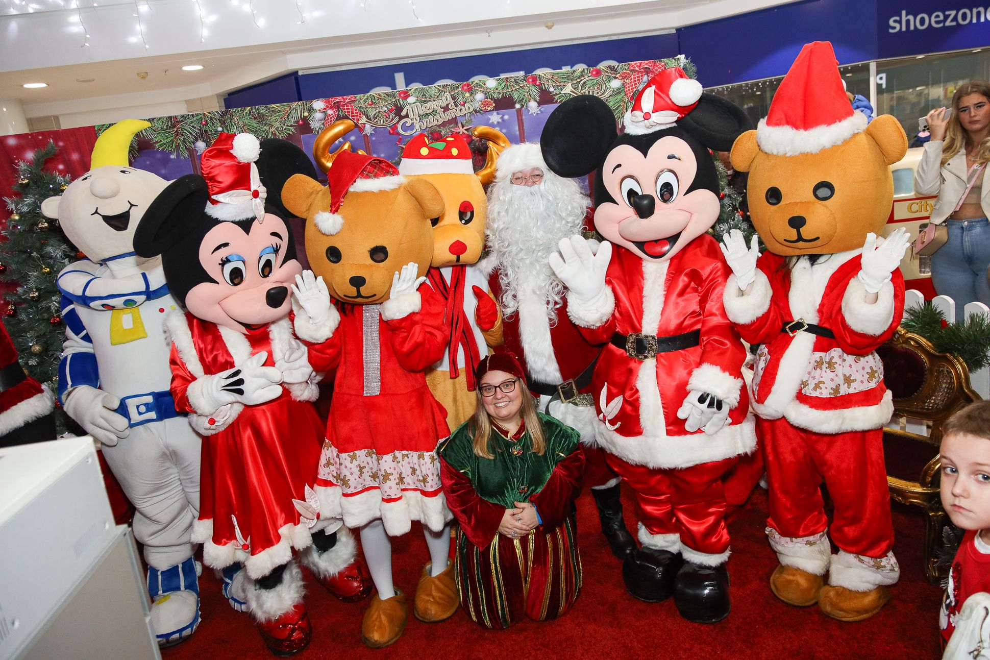 GALLERY: Santa And His Helpers Arrive At The Kennedy Centre