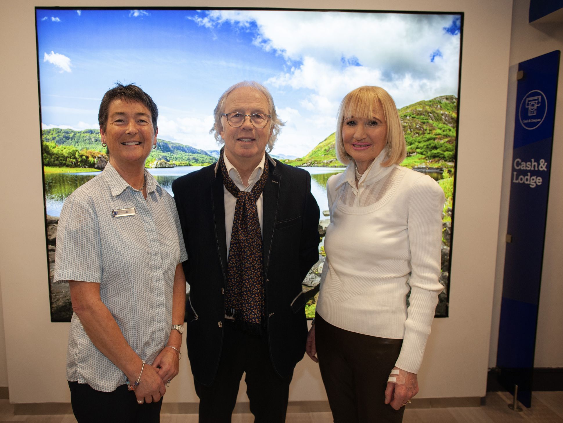 Joanne Glashan (Bank of Ireland) with Eamonn and Detta Mallie