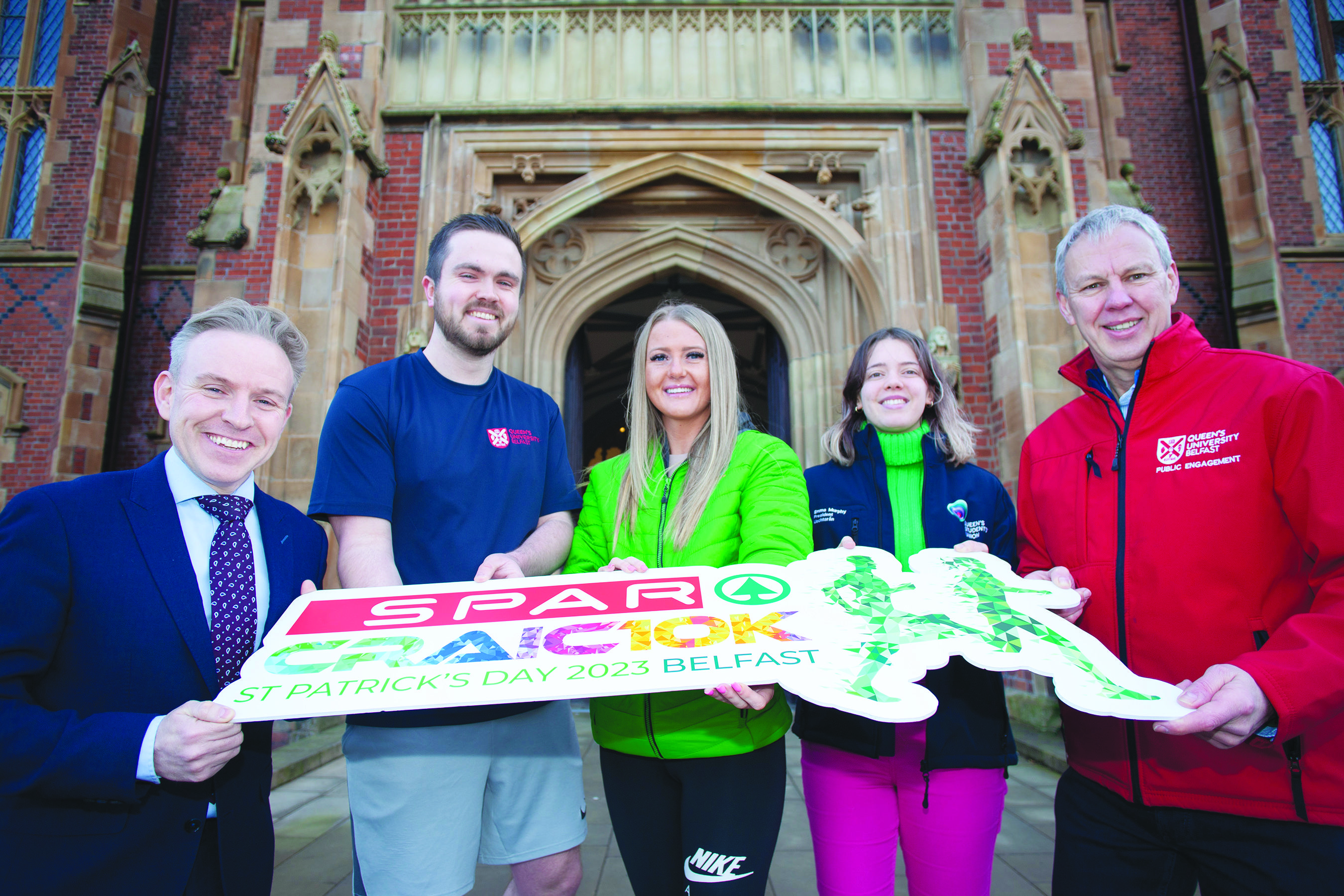 Ryan Feeney, Acting Vice-President of Strategic Engagement and External Affairs, QUB and Queen\'s staff members Euan McLaughlin, Emma Murphy and Dee Corbett with Amy Dickinson, Events Coordinator, SPAR Craic 10k