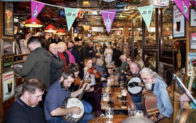 GRÁINNE NÍ GHILÍN: TradFest Bhéal Feirste ag mealladh na mílte