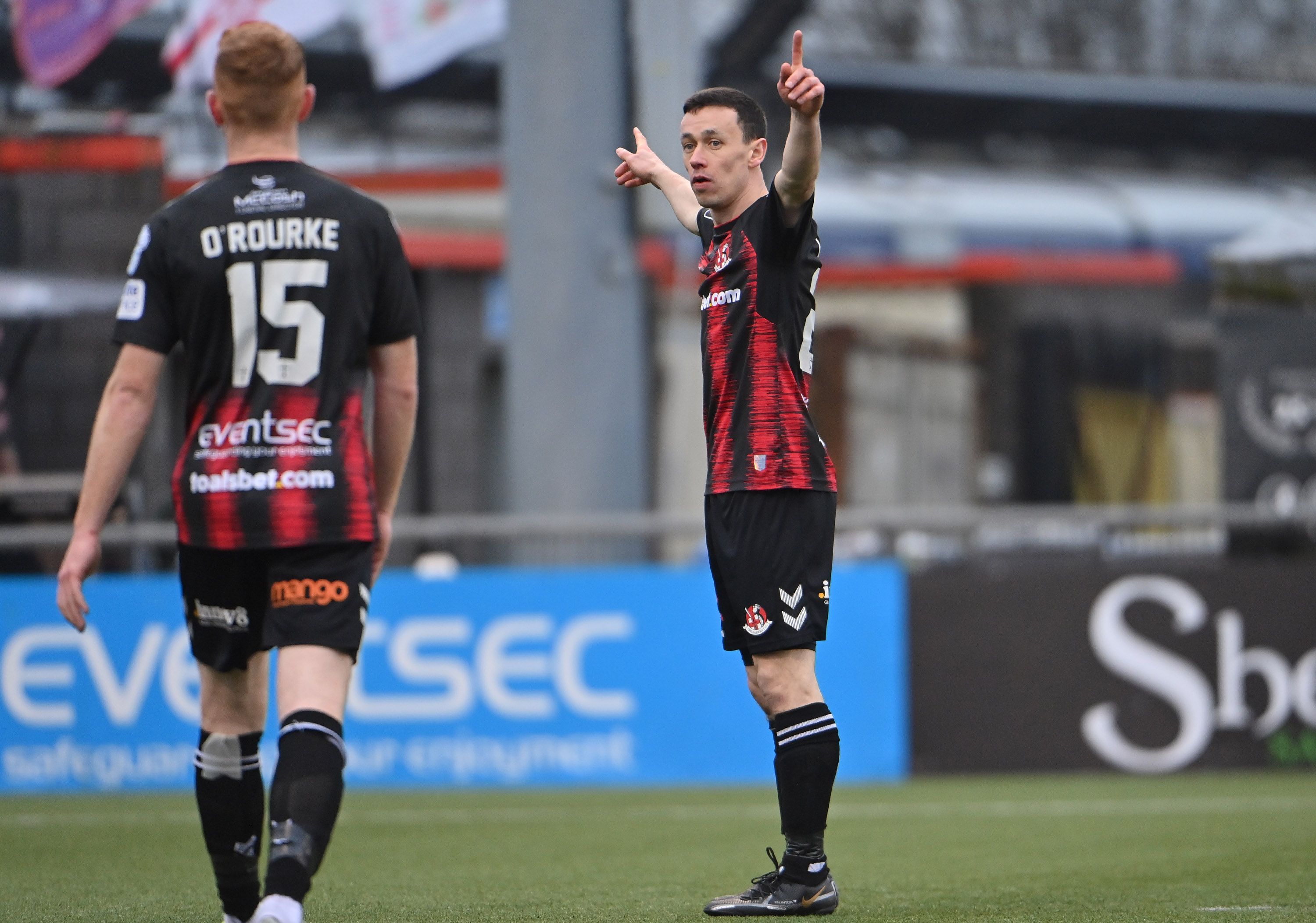 Paul Heatley netted a late equaliser for Crusaders 