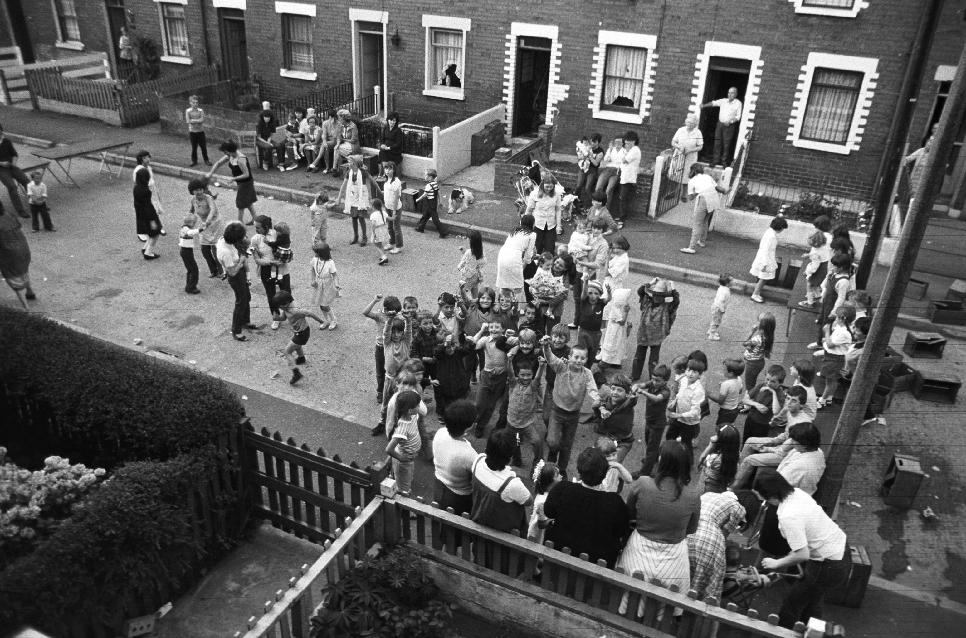 FUN, FUN, FUN: St Katherine\'s Road residents\' children\'s street-festival party, August 1982