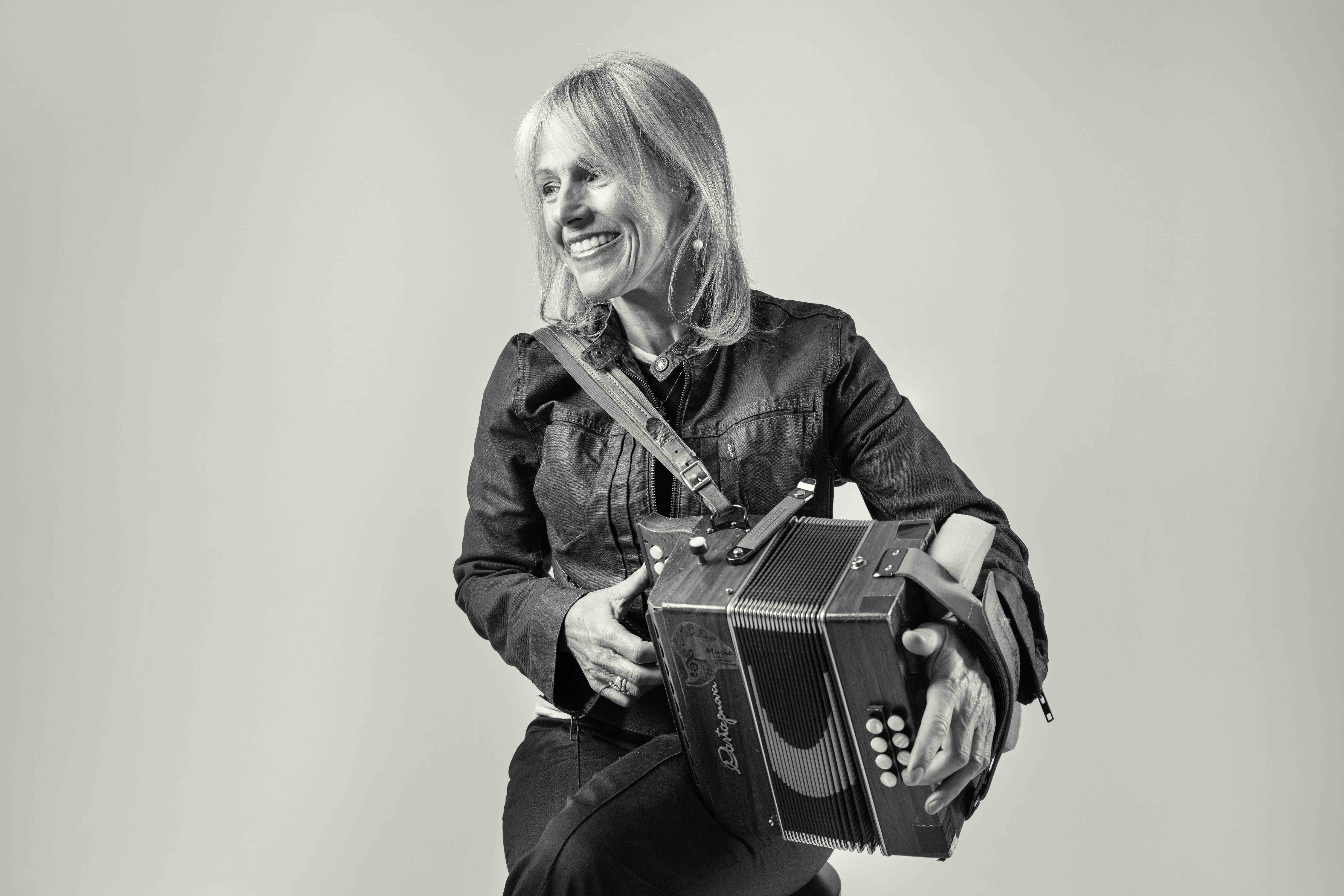 HEADLINE: Trad legend Sharon Shannon