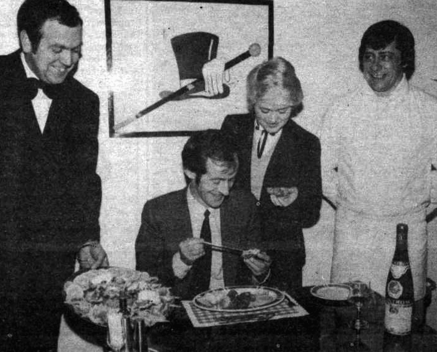 Eamonn McCusker, Hitchin’ Post general manager, presents a plate of oysters to a customer, with chef Harry McAuley looking on alongside Jackie Cleland