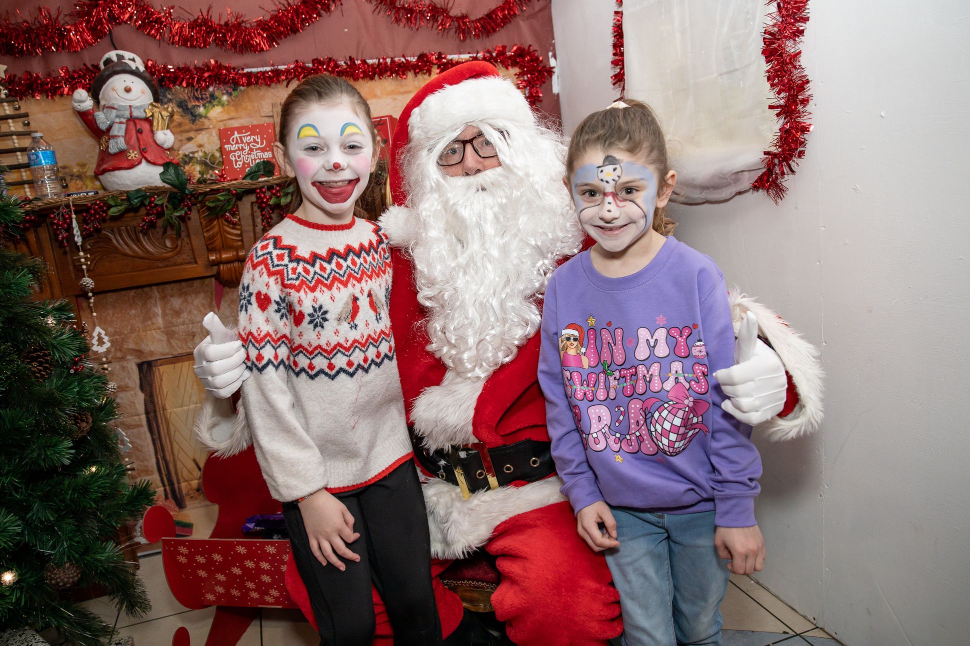 Éadaoin and Luisne Devlin with Santa Claus