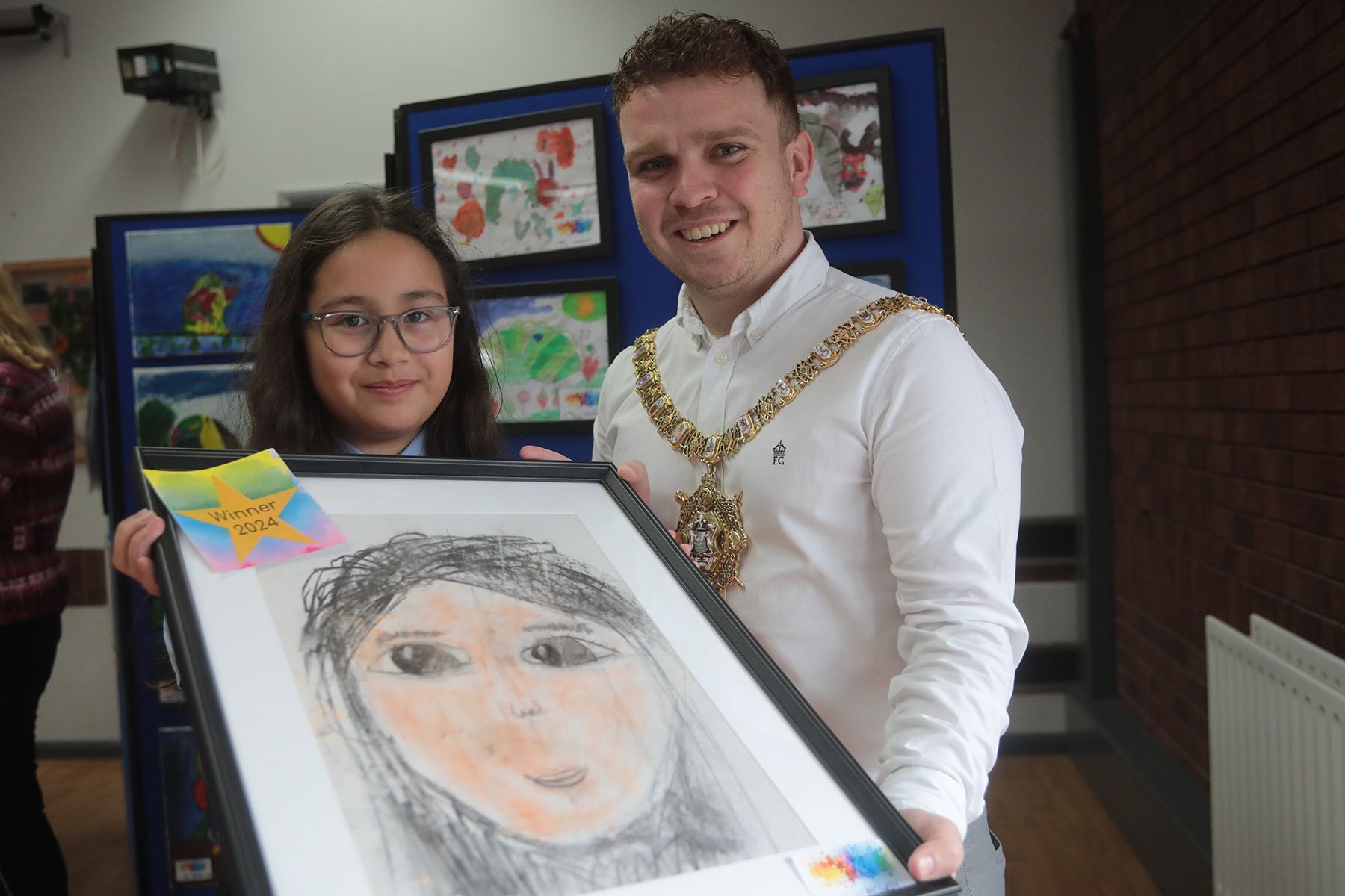 Lord Mayor Ryan Murphy with pupil Hazel McIlroy