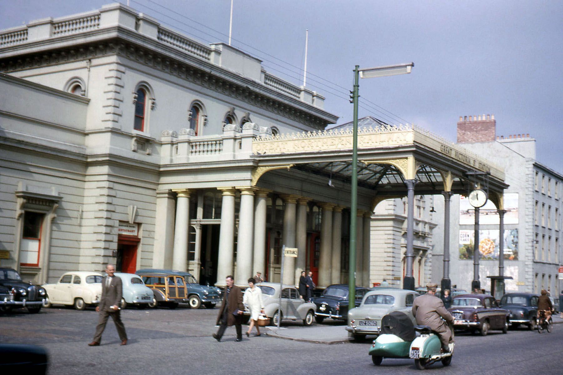 BACK IN THE DAY: Great Victoria Street Train Station in the 1940s