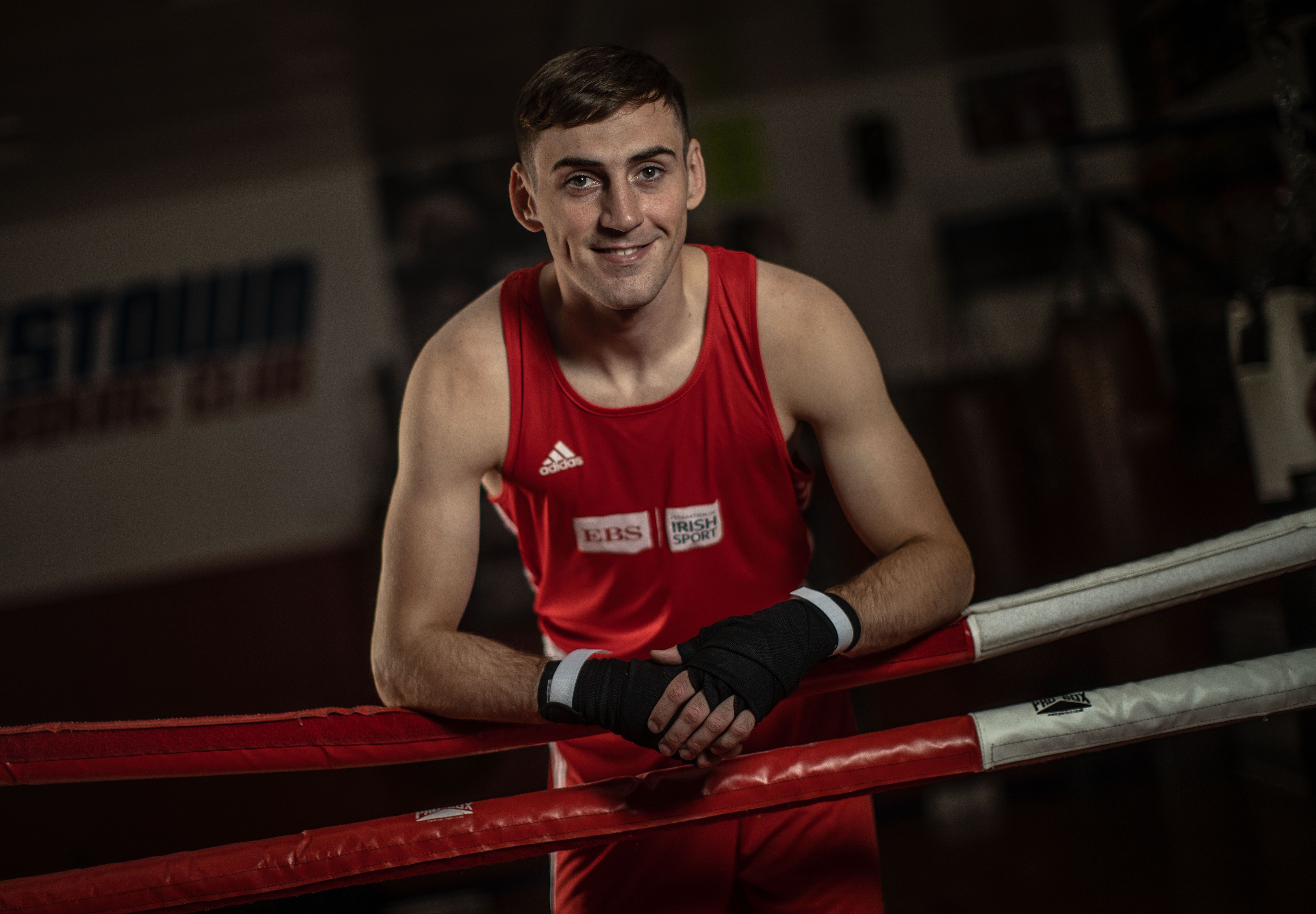 Aidan Walsh is through to Sunday\'s 71kg box-off final for a place at the Paris Olympics 