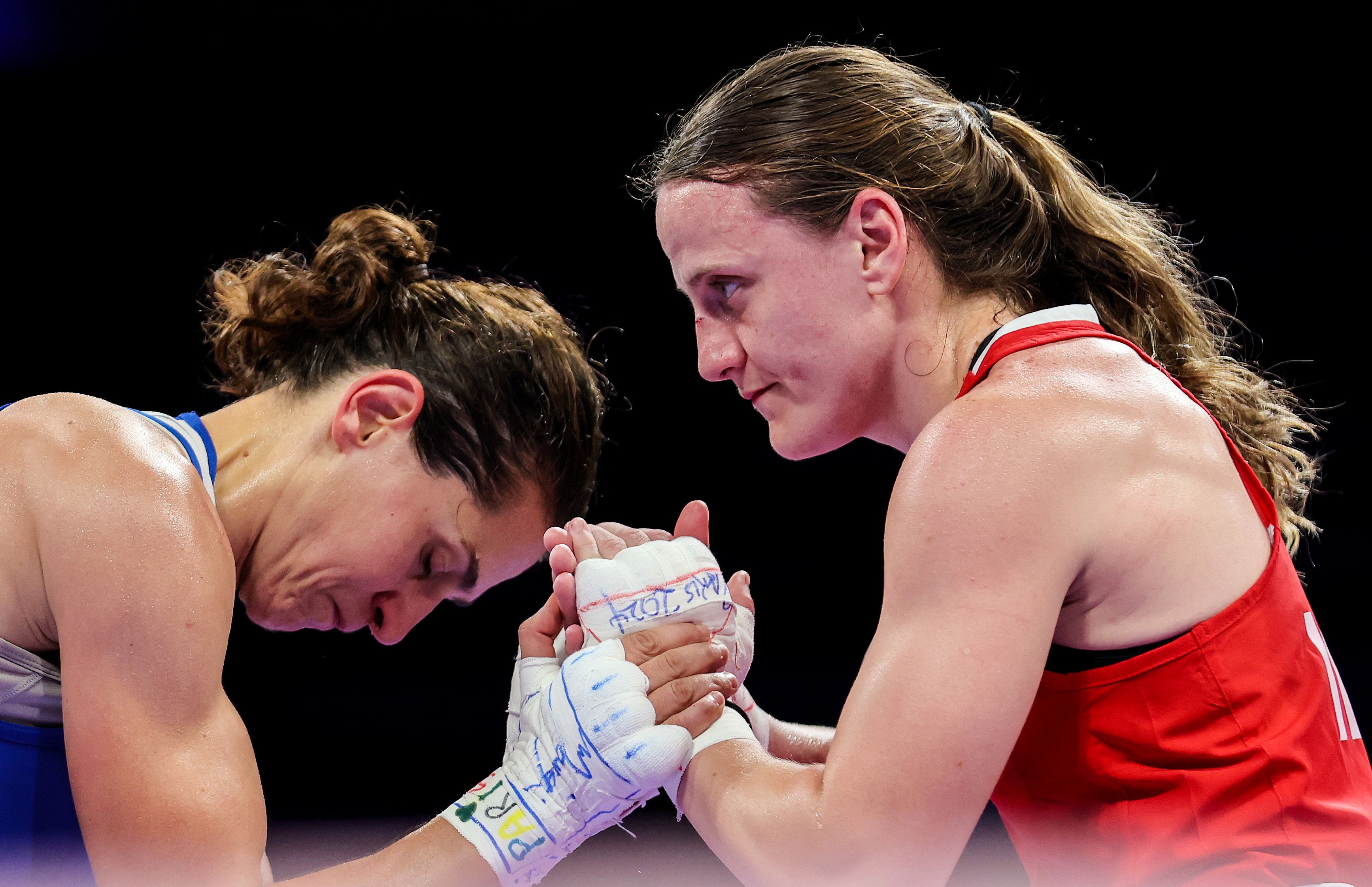 Michaela Walsh congratulates Svetlana Staneva following her defeat to the Bulgarian on Friday 