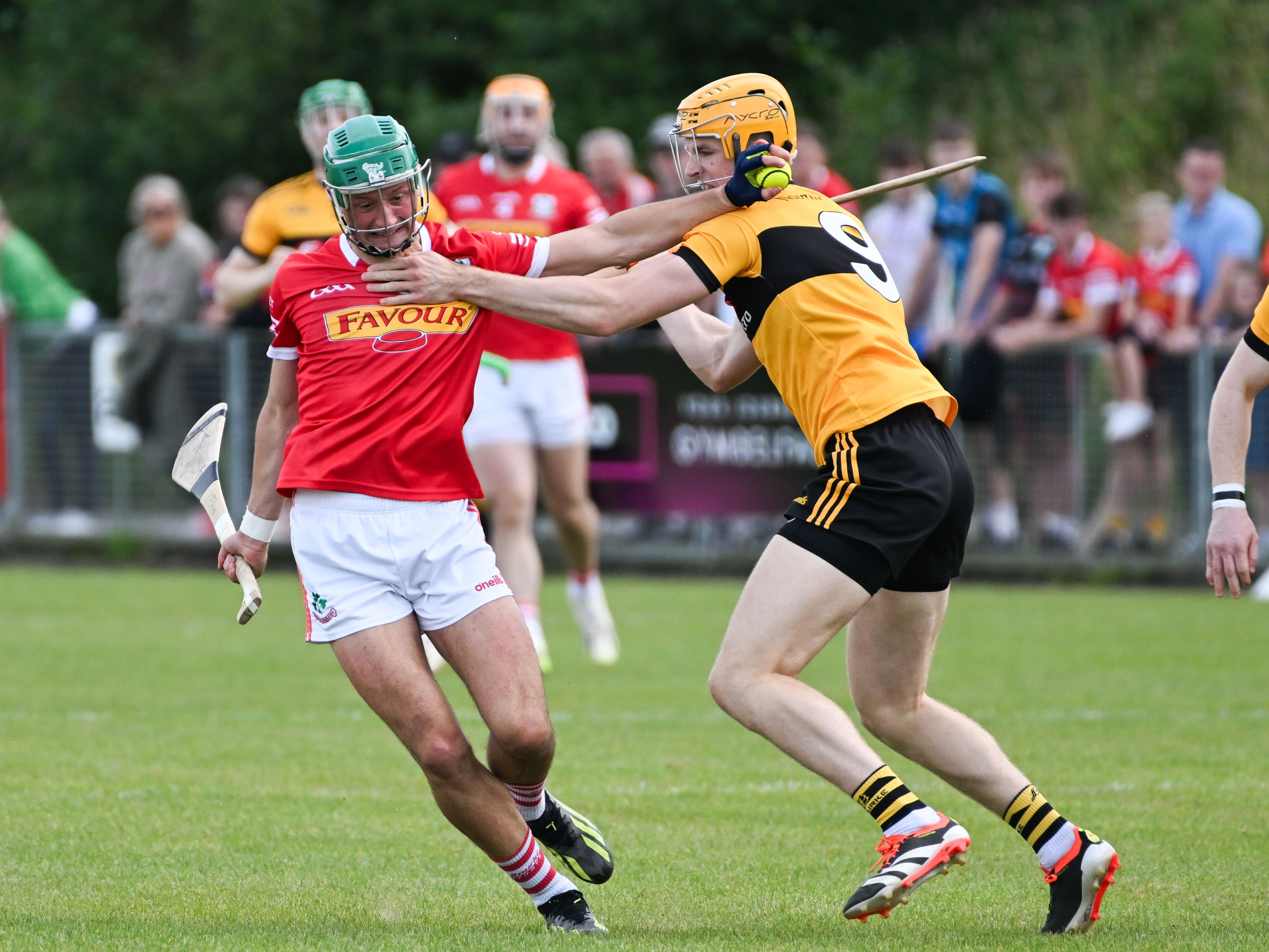 Paul Boyle tries to fend off the challenge of Niall O\'Connor on Sunday 