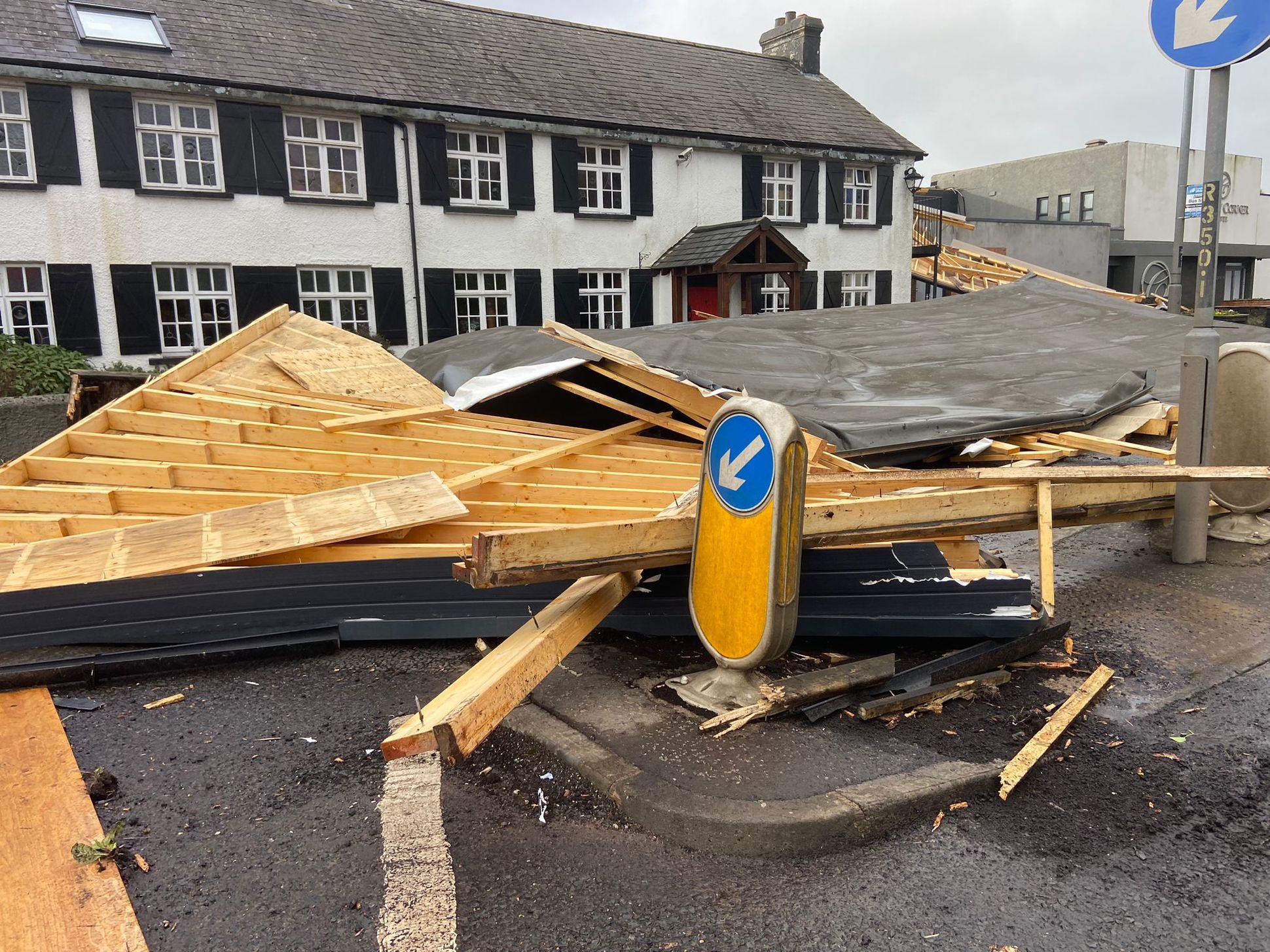 Part of the roof of Chimney Corner Hotel in Mallusk has come off 