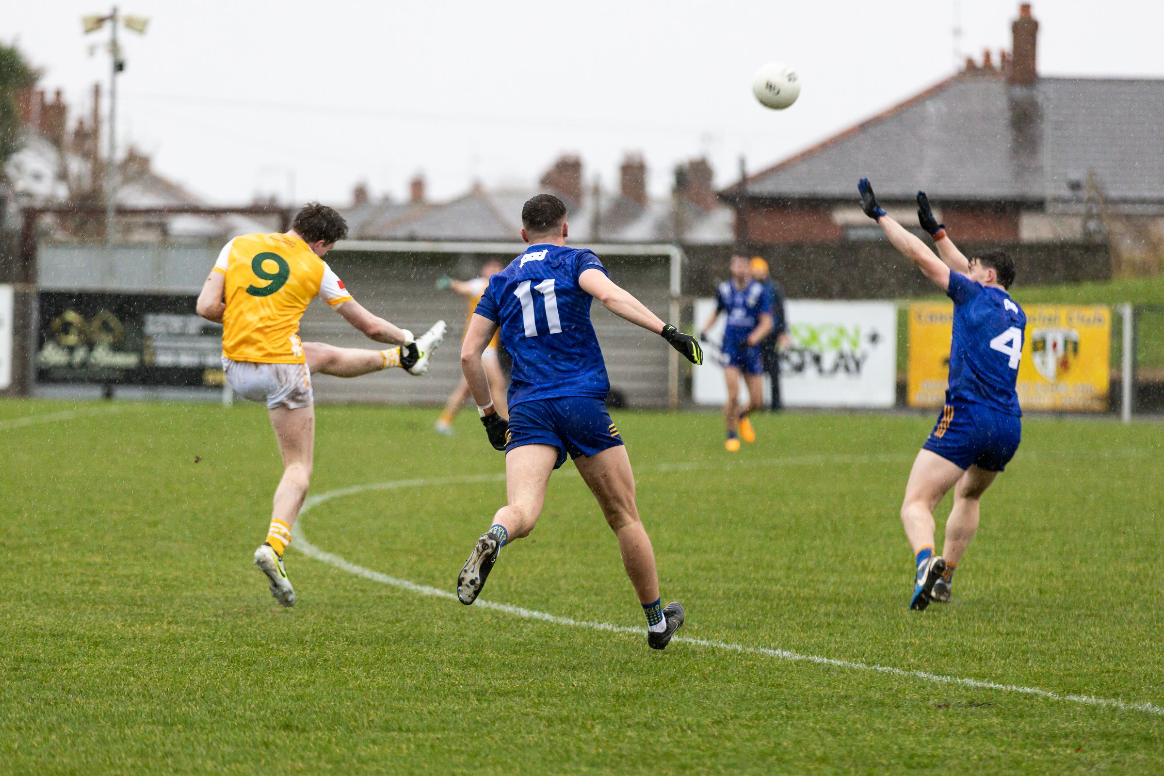 Conor Hand slings over the only two-pointer of the game on Sunday 