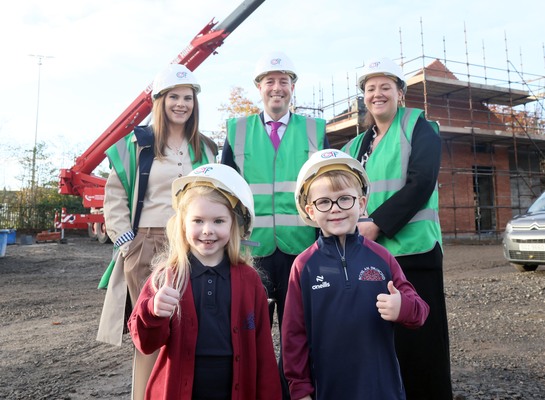 Education Minister marks next phase of construction work at Scoil an Droichid