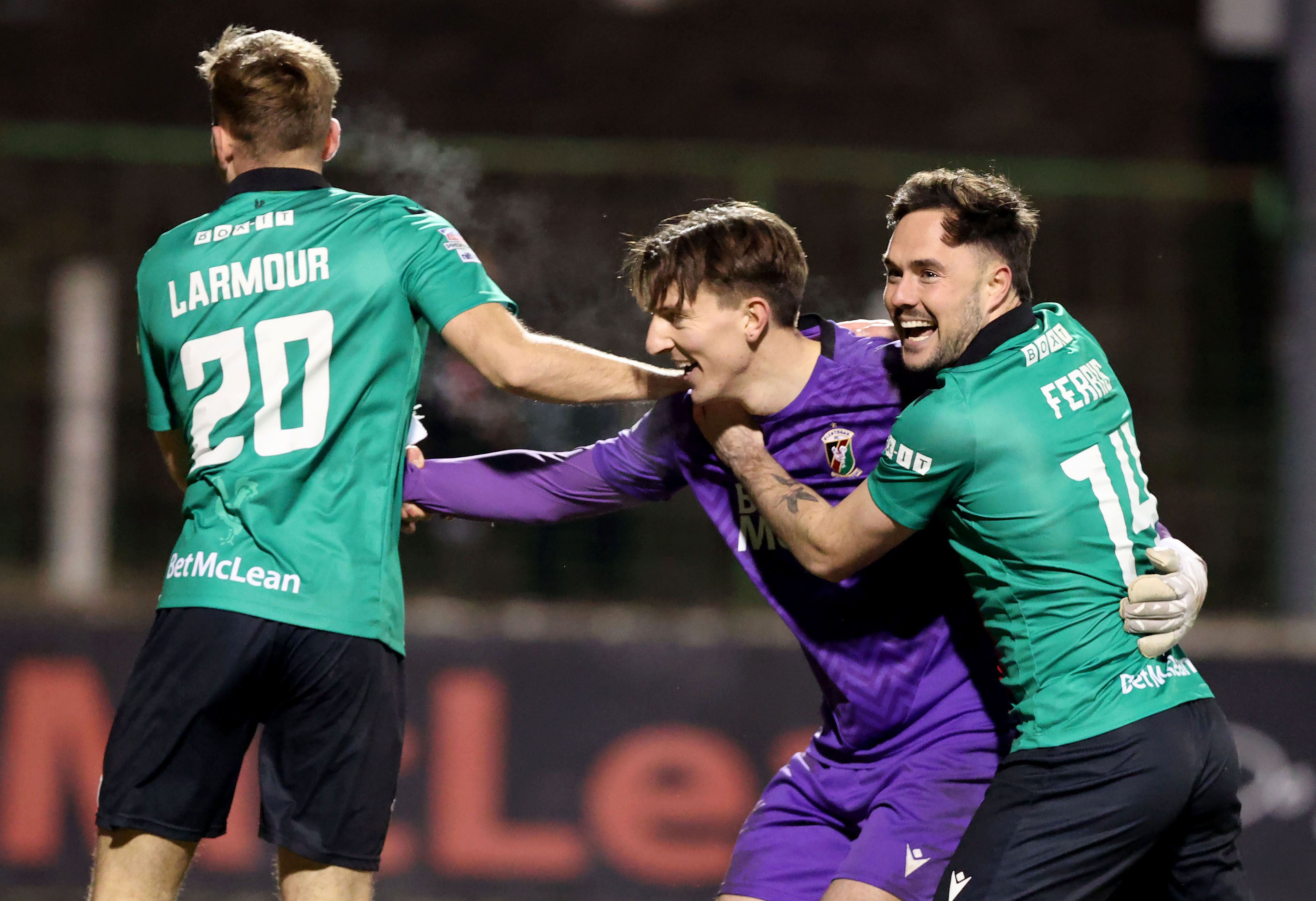 PENALTY SHOOT-OUT WIN: Glentoran players celebrate 