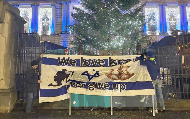 ROBIN LIVINGSTONE: Midnight at the gates of no-longer-loyal City Hall