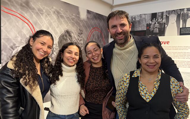 Oscailt Taispeántás GhaelStair: Geansaithe na Gaeilge le caitheamh ag glúin úr