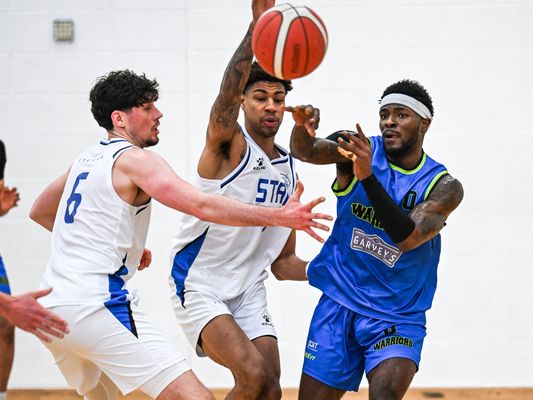 Basketball: Star score dramatic win over Marian