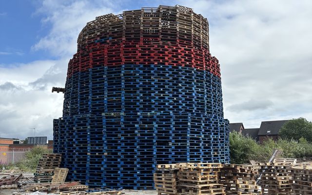 Councillors vote to remove controversial Westlink bonfire