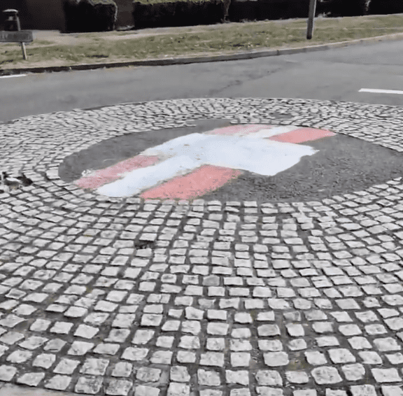 OOPS: English patriots painted a Danish flag on a roundabout 