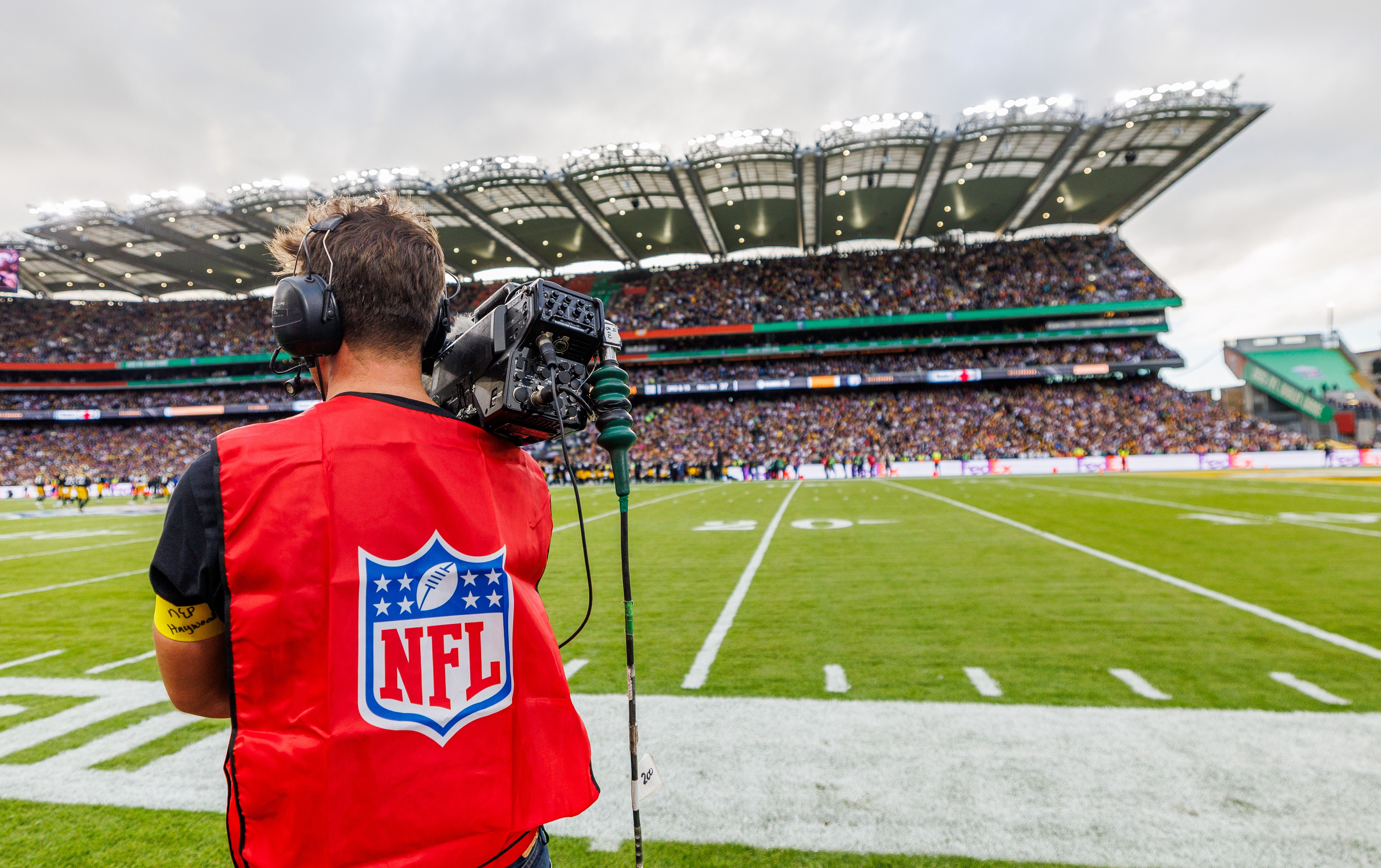 LET THE BATTLE BEGIN: The battle for the Superbowl begins this weekend