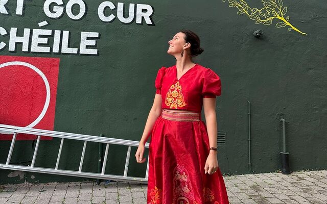 Clare Sands mural unveiled at Maddens ahead of new album launch