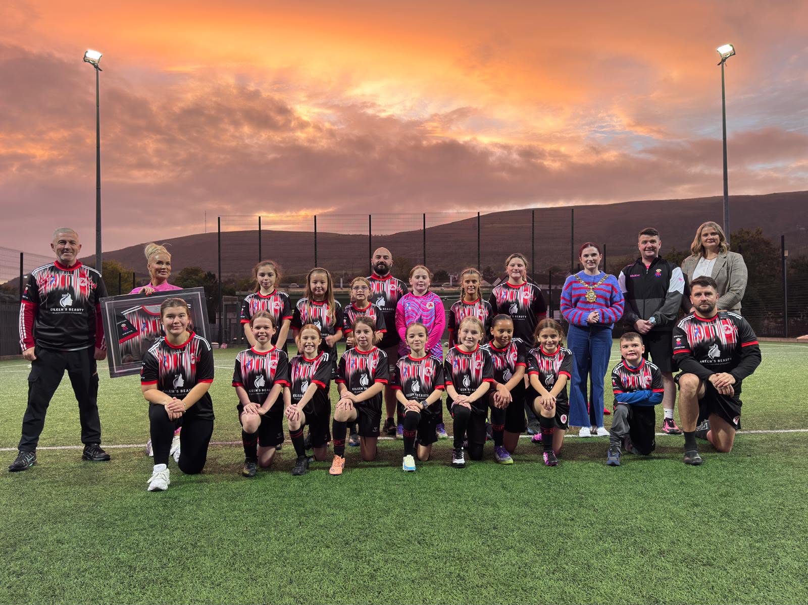 NEW SEASON: Cumann Spoirt an Phobail 2016 girls with coaches, sponsors and Lord-Mayor Róis-Máire Donnelly