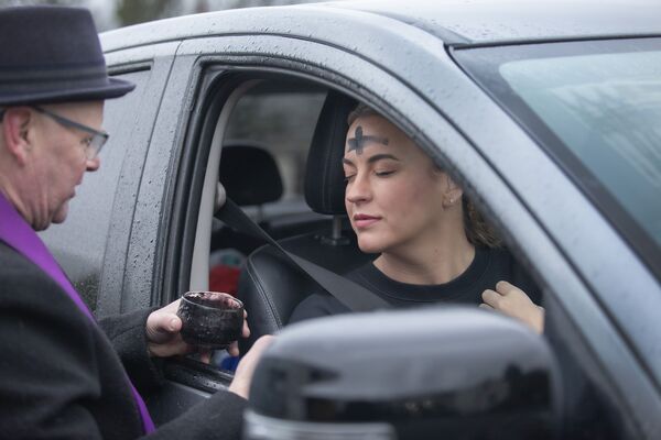 WATCH: Hundreds avail of drive-thru ashes service in Hannahstown