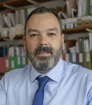 Séamus to launch powerful family memoir continuing legacy of his father 