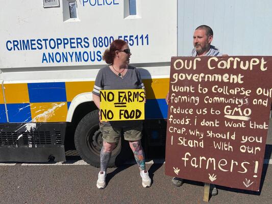 PIC OF THE DAY: Fuel protest on the Boucher Road