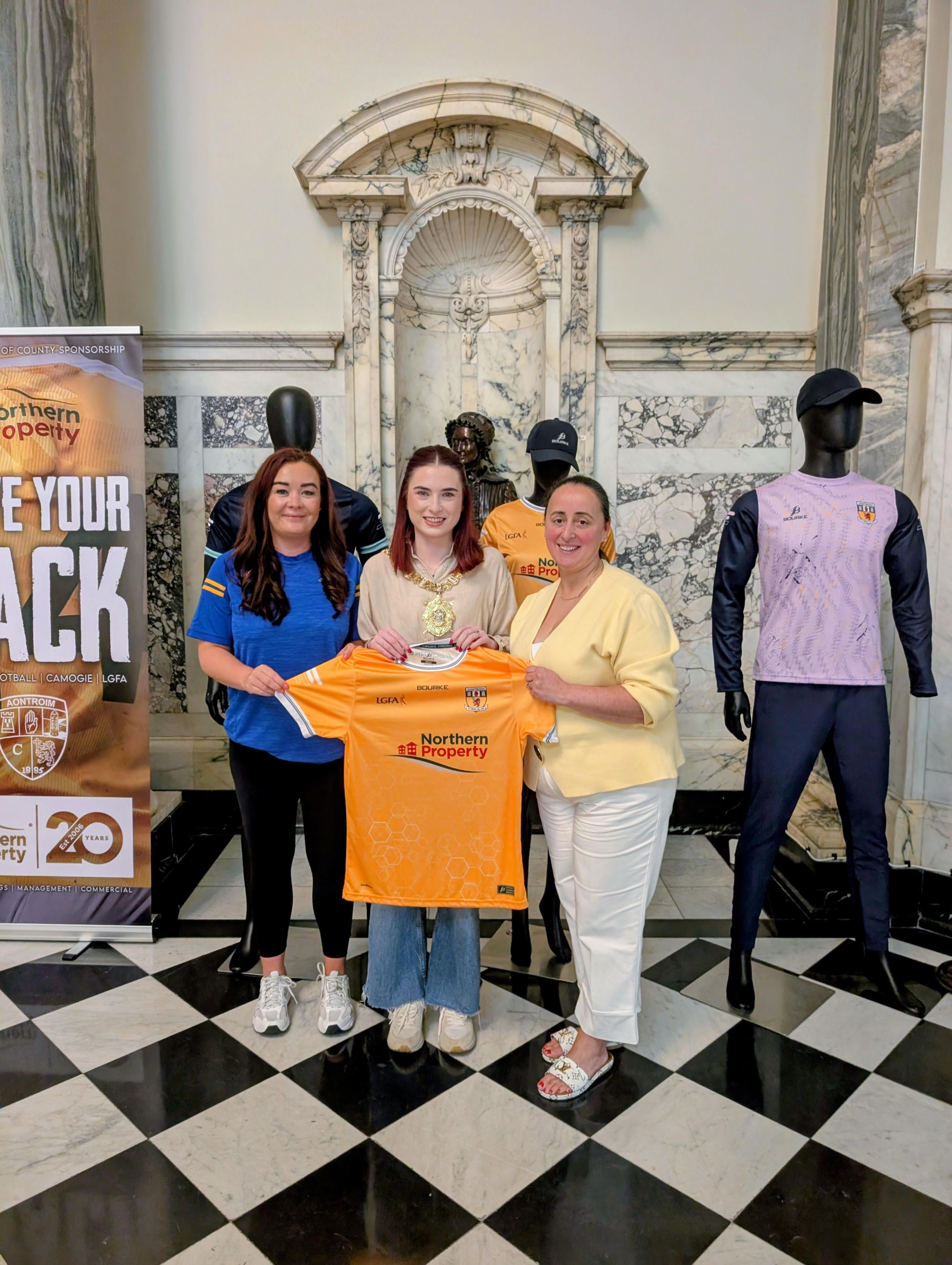 CHAMPIONSHIP LAUNCH: Councillor Natasha Brennan, Lord Mayor Councillor Róis-Máire Donnelly and Antrim LGFA Chairperson Ursula Lynch