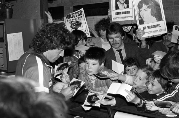 THROWBACK: Kevin Keegan encounters H-Block demo during leisure centre visit