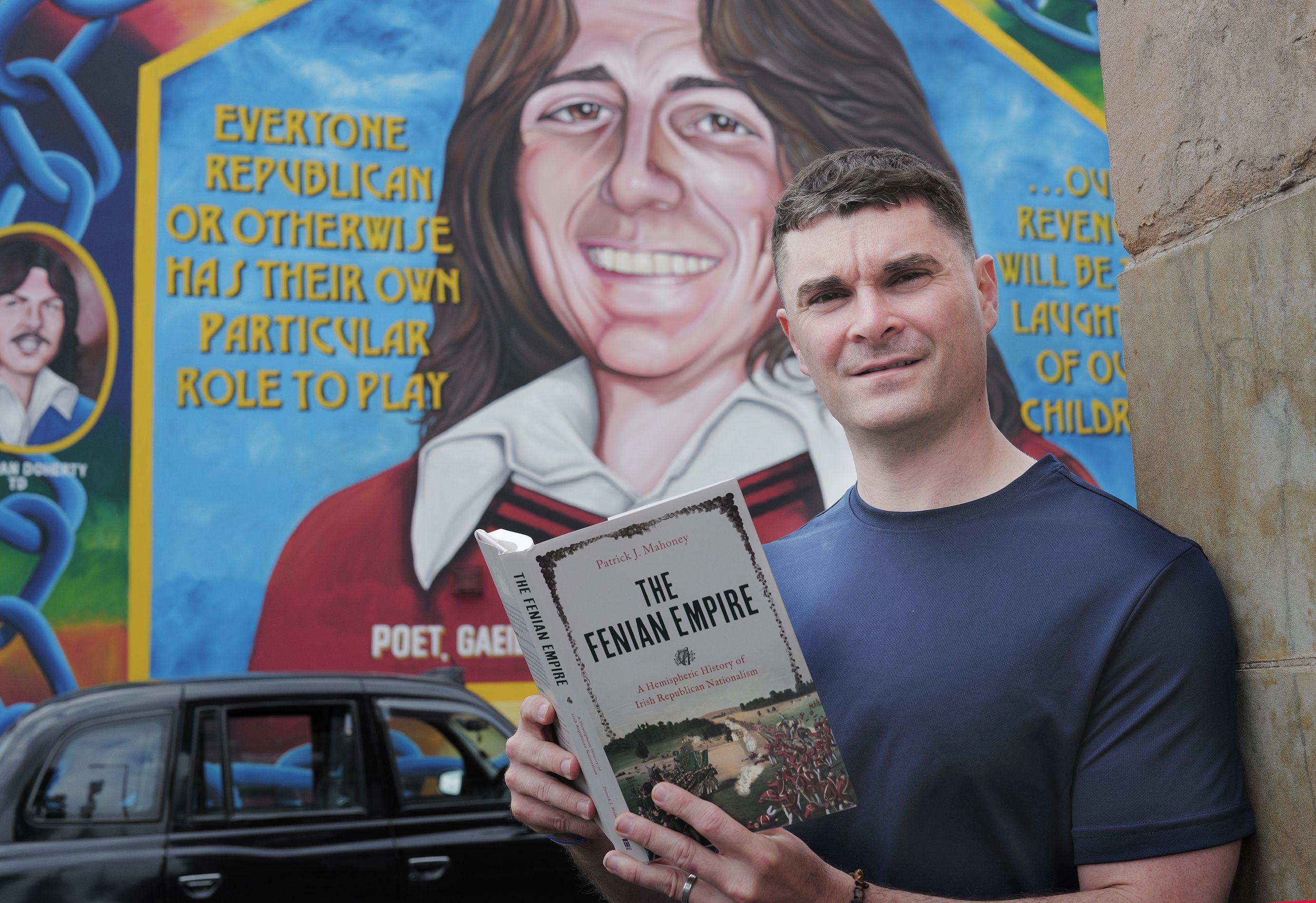 LEABHAR ÚR: An Dr Pádraig Fhia Ó Mathúna lena leabhar úr