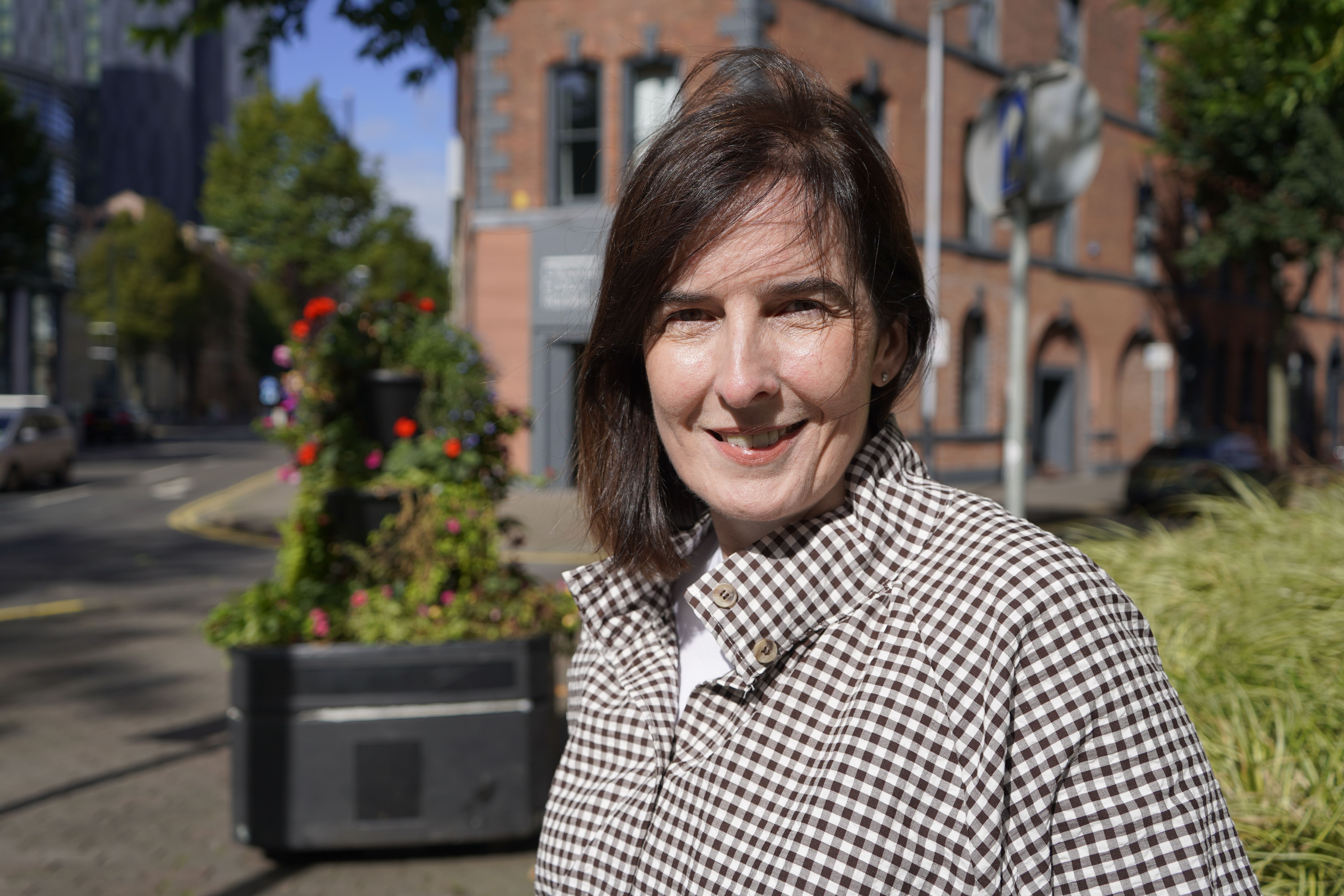 AISTEAR ÚR: D\'fhág Karen Kirby an BBC i ndiaidh breis agus tríocha bliain