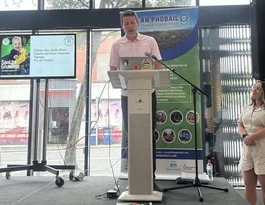Glór na Móna agus Fís an Phobail ar ghearrliosta do ghradam mór