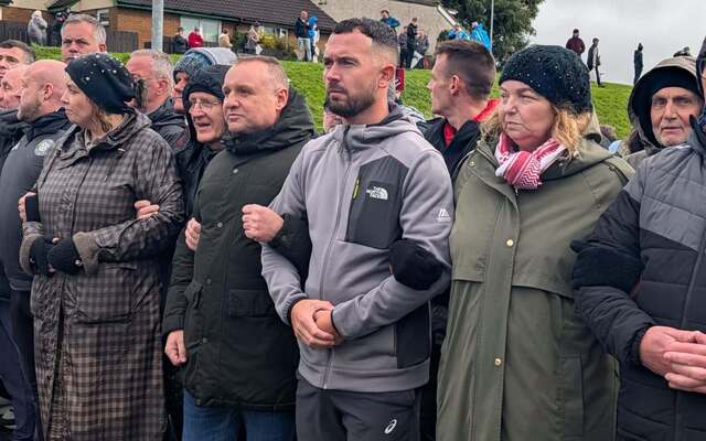 Irish America rallies to stop contentious Orange parade 