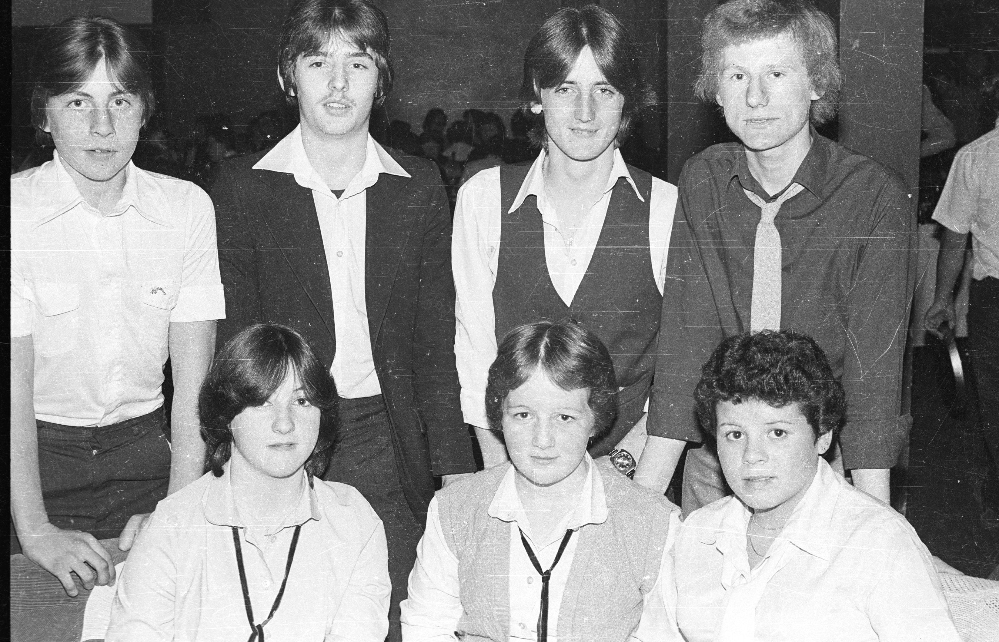  Eamonn Finnegan, John Healey, Tom McBurney, Patrick Kelly, Chrissie Holmes, Deirdre Rooney and Jacqueline Marley at the St Oliver Plunkett Youth Club minibus fun-raising dance