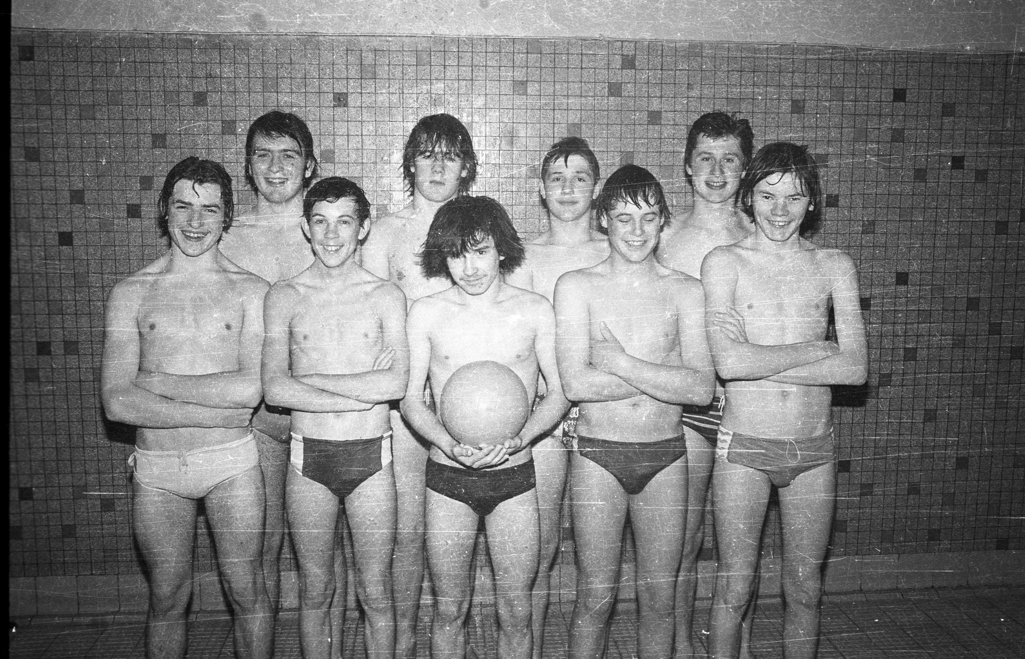 Cathal Brugha won the Under-16 water-polo tournament in Dublin with Nicholas McCormick, Pat Hanna, Ciarán Barr, Paul Goss, Brendan McIlveen, John Glass, Kevin McCrudden and Jim Osborne