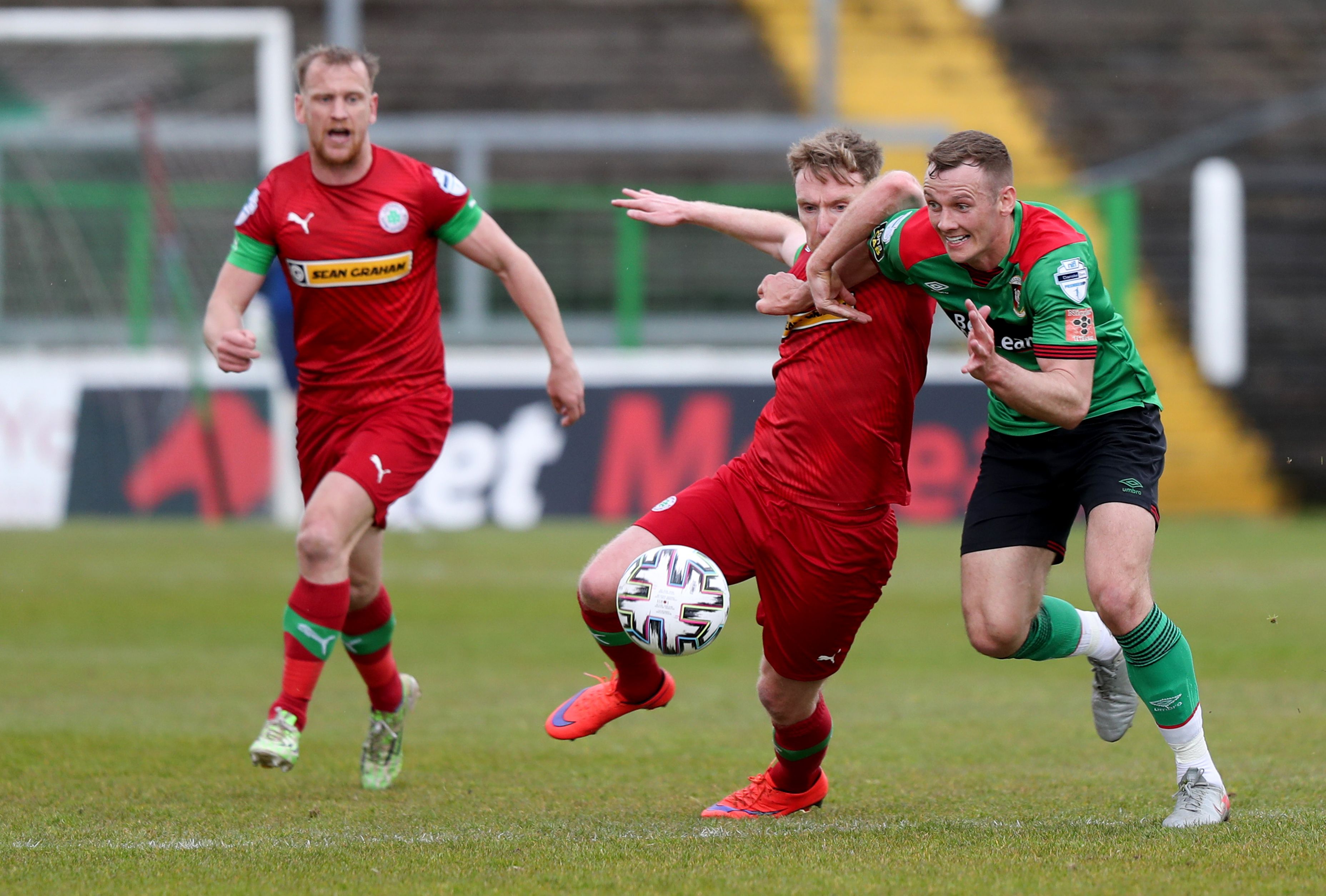 Seanan Clucas and Chris Curran tussle