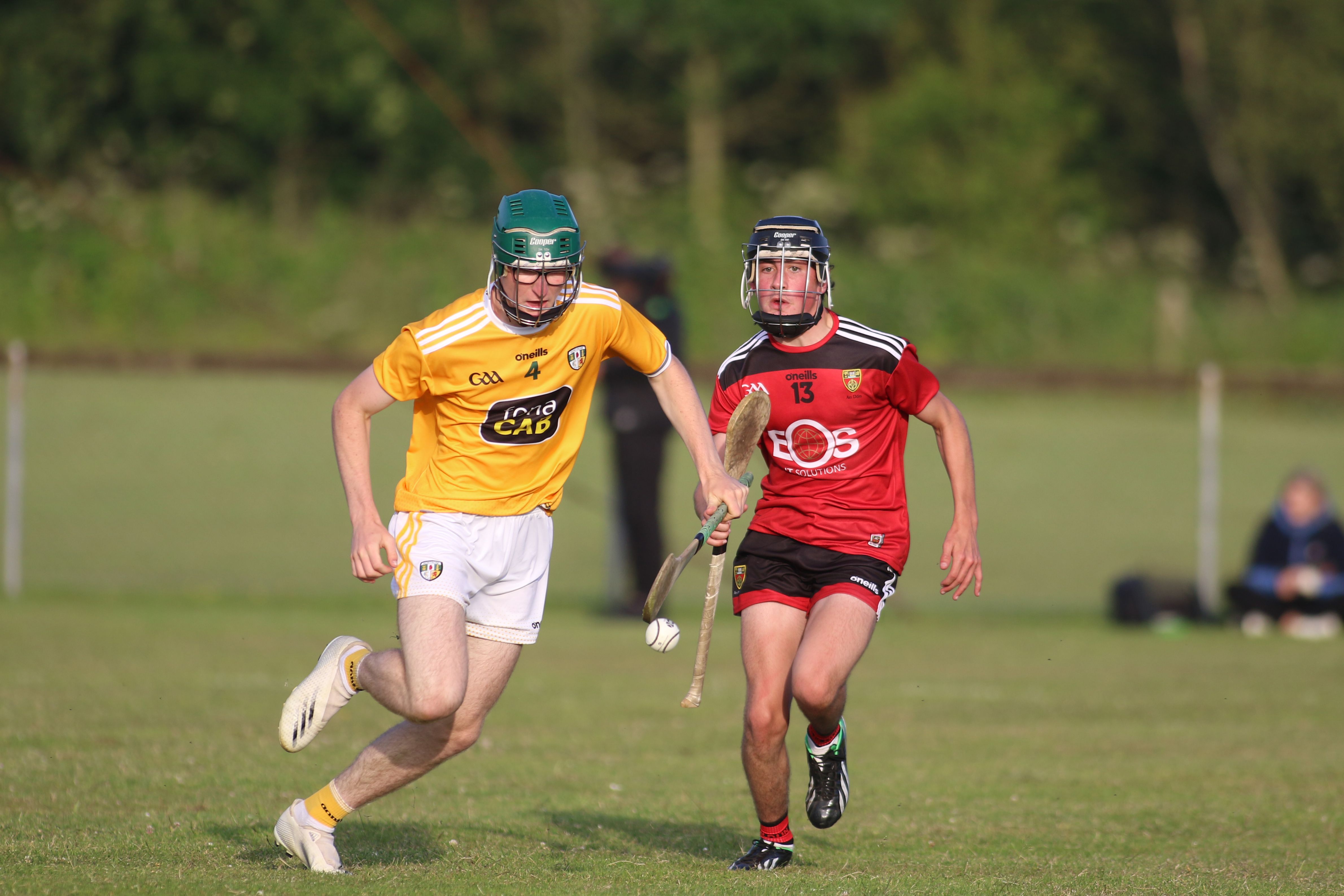 Deaglán Mooney gets out in front of Odhrán Birt