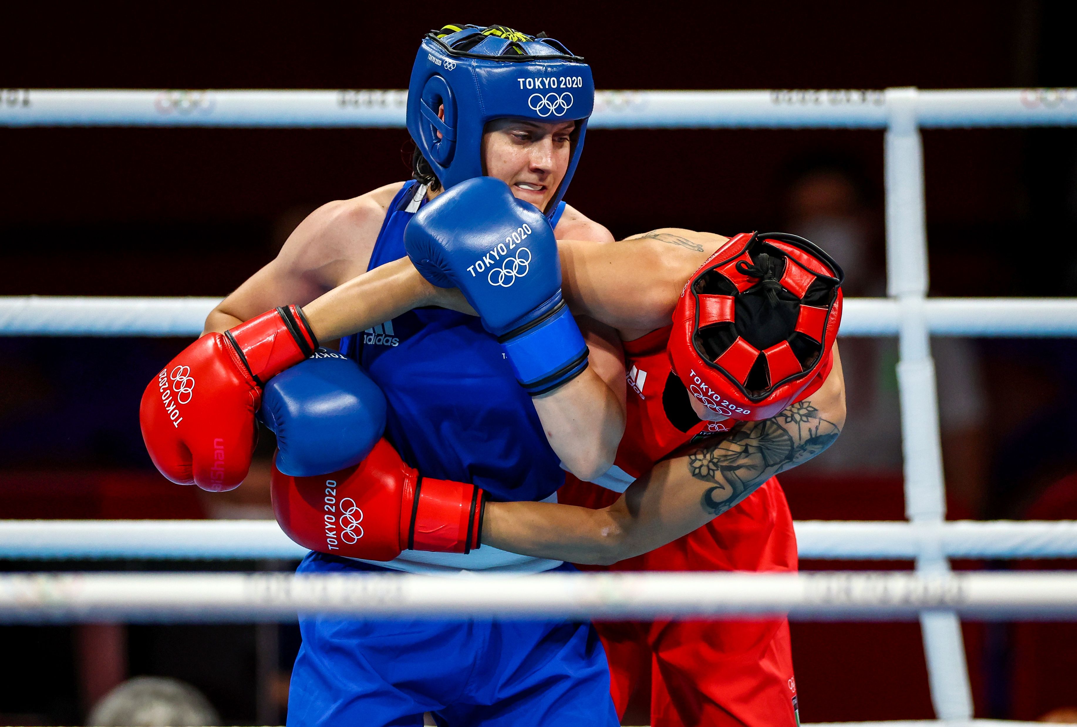 Walsh and Testa get in a tangle